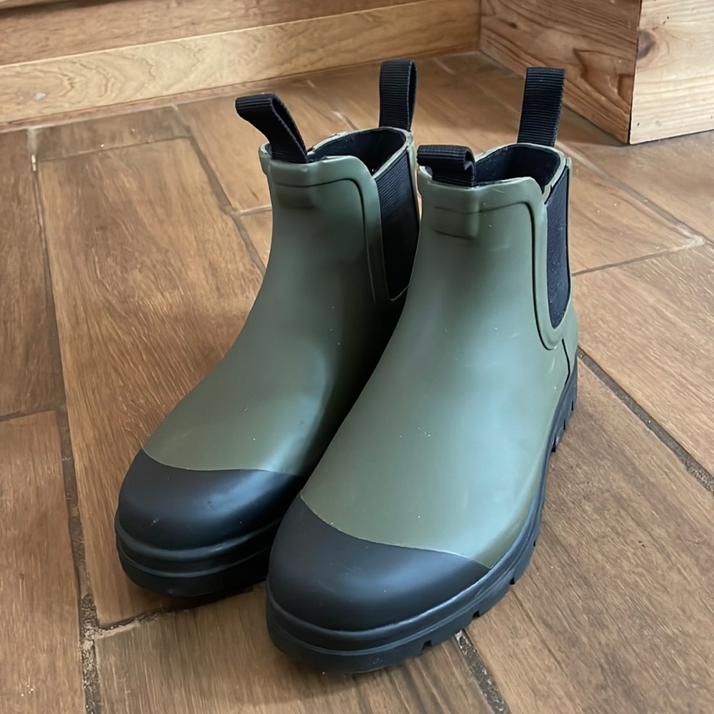 Everlane Rain Boots - size 6